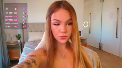 Snapshot of tracy_tay1or chatting on 06-22-26, 10:56 Tracy GMT2 Mon 3 AM - 4 PM Tue 3 AM - 4 PM Wed 3 AM - 4 PM Thur 3 AM - 4 PM Fri 3 AM - 4 PM online show from 06-22-26, 10:56