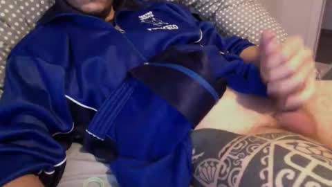 Snapshot of tramaund chatting on 11-19-25, 03:01 tramaund online show from 11-19-25, 03:01
