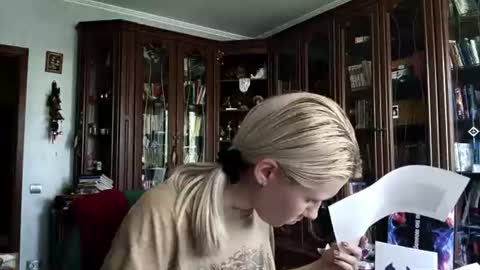 Snapshot of tranhardisty chatting on 06-14-26, 05:20 Lesly online show from 06-14-26, 05:20