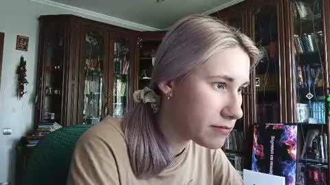 Snapshot of tranhardisty chatting on 06-20-26, 05:32 Lesly online show from 06-20-26, 05:32