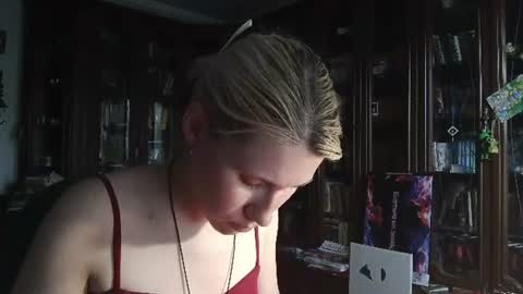 Snapshot of tranhardisty chatting on 07-01-26, 09:55 Lesly online show from 07-01-26, 09:55