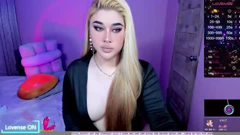 Snapshot of transsalawahan chatting on 02-23-25, 07:38 BELLA online show from 02-23-25, 07:38