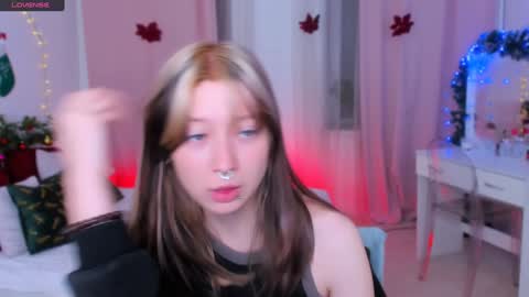 Snapshot of trapsaintgirl chatting on 01-05-25, 11:04 Nyuta Hartmann online show from 01-05-25, 11:04