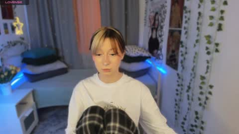 Snapshot of trapsaintgirl chatting on 01-14-25, 03:47 Nyuta Hartmann online show from 01-14-25, 03:47