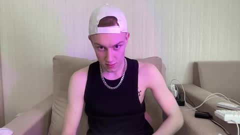 Travis online show from 04-09-26, 06:19