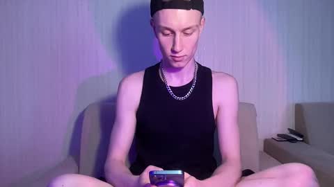 Travis online show from 04-21-26, 09:15