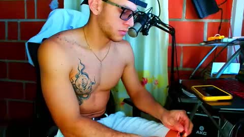 TRAVIS. online show from 03-15-26, 02:12