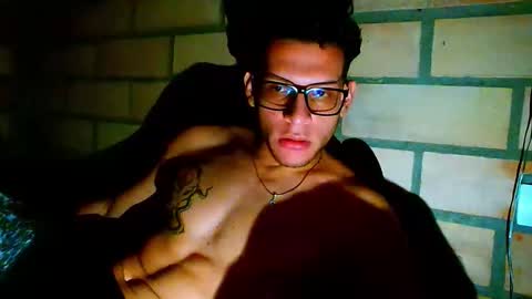 TRAVIS. online show from 04-15-26, 04:30