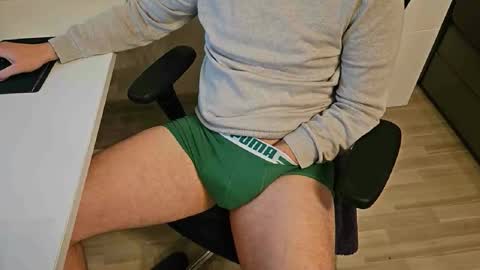 Snapshot of tree1989 chatting on 12-06-24, 09:46 tree1989 online show from 12-06-24, 09:46