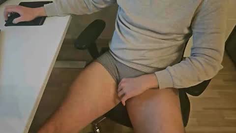 Snapshot of tree1989 chatting on 12-12-24, 07:59 tree1989 online show from 12-12-24, 07:59