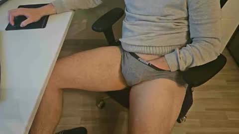 Snapshot of tree1989 chatting on 12-12-24, 11:03 tree1989 online show from 12-12-24, 11:03