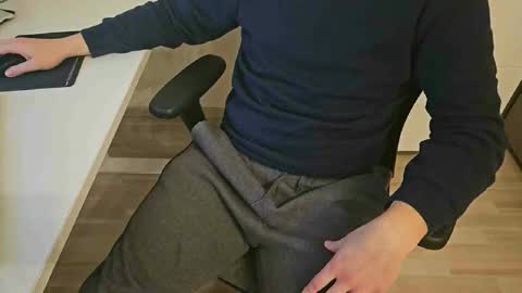 Snapshot of tree1989 chatting on 01-03-25, 08:11 tree1989 online show from 01-03-25, 08:11