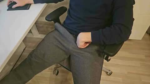 Snapshot of tree1989 chatting on 01-04-25, 07:02 tree1989 online show from 01-04-25, 07:02