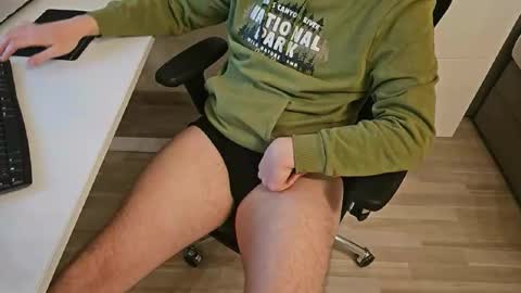 Snapshot of tree1989 chatting on 02-16-25, 11:05 tree1989 online show from 02-16-25, 11:05