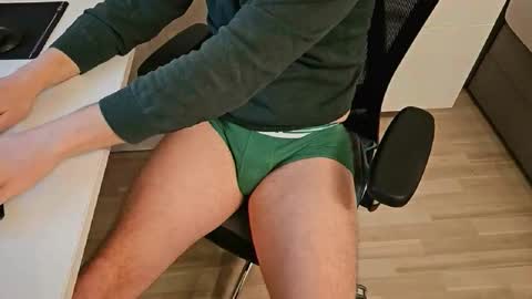 Snapshot of tree1989 chatting on 02-25-25, 06:42 tree1989 online show from 02-25-25, 06:42