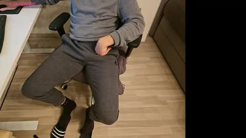 Snapshot of tree1989 chatting on 10-14-25, 06:20 tree1989 online show from 10-14-25, 06:20