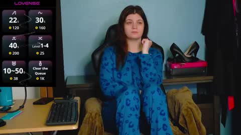 TreeJeanne online show from 11-30-25, 03:54