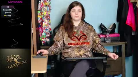 TreeJeanne online show from 01-15-26, 04:11