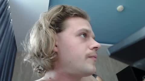 Sarah And Jon online show from 12-31-24, 07:20