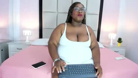 Snapshot of treisyvixen chatting on 07-03-26, 03:24 Treisy Vixen big ass online show from 07-03-26, 03:24