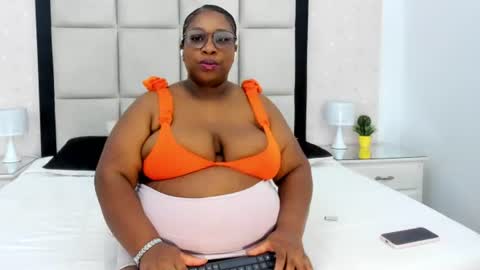 Snapshot of treisyvixen chatting on 07-12-26, 03:08 Treisy Vixen big ass online show from 07-12-26, 03:08