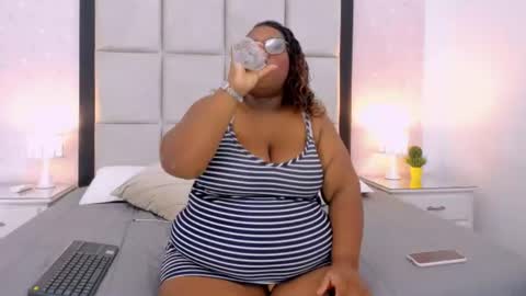 Snapshot of treisyvixen chatting on 07-14-26, 03:22 Treisy Vixen big ass online show from 07-14-26, 03:22