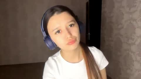 Bella online show from 03-31-26, 05:24