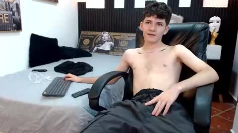 Snapshot of trevor_mob chatting on 06-19-26, 05:50 trevor_mob online show from 06-19-26, 05:50