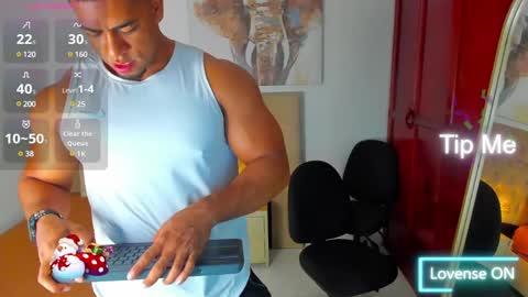 Snapshot of trevor_vinc chatting on 02-18-25, 01:33 trevor online show from 02-18-25, 01:33