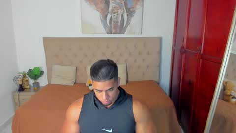 Snapshot of trevor_vinc chatting on 11-17-25, 12:44 trevor online show from 11-17-25, 12:44