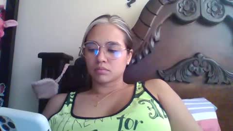 triana_bell online show from 02-01-25, 06:51