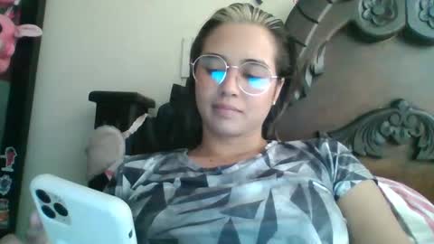triana_bell online show from 02-07-25, 06:02