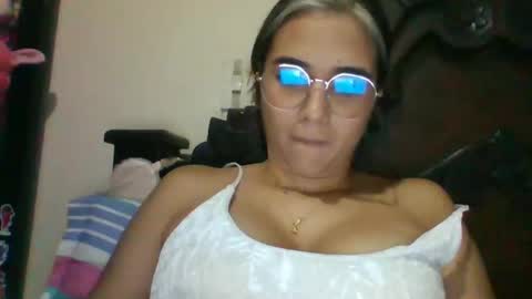 triana_bell online show from 02-08-25, 11:55