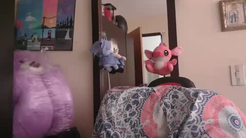 triana_bell online show from 04-06-26, 04:30
