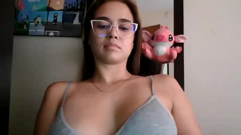 Snapshot of triana_bell chatting on 06-18-26, 08:57 triana_bell online show from 06-18-26, 08:57