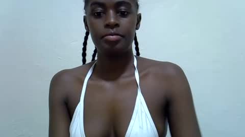 Snapshot of trickle_star chatting on 02-19-26, 10:39 Asteric online show from 02-19-26, 10:39