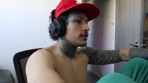 - trieone online show from 09-25-25, 07:06