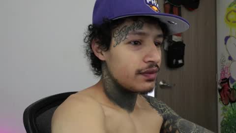 - trieone online show from 02-08-26, 03:04