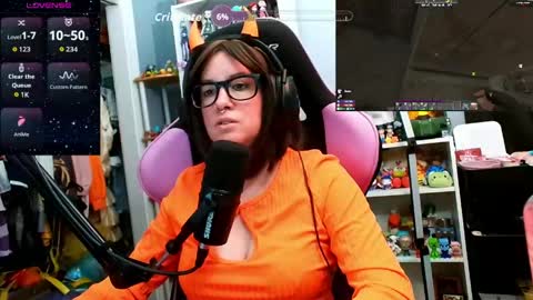 Snapshot of trinitykatze chatting on 04-21-26, 05:28 Trin Kat pet online show from 04-21-26, 05:28