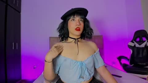 Snapshot of trinydoll chatting on 04-30-26, 02:01 Triny online show from 04-30-26, 02:01