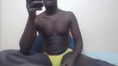 Snapshot of trisbaby3 chatting on 11-12-25, 11:21 Tris6 online show from 11-12-25, 11:21