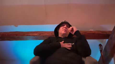 Triton online show from 09-24-25, 04:05