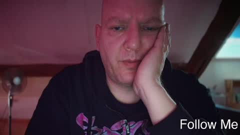 Triton online show from 05-17-26, 03:52