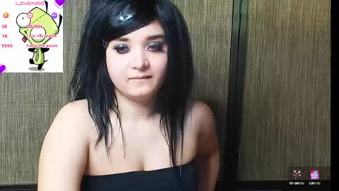 trixiedoescamcam online show from 02-05-25, 10:33