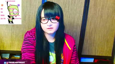 trixiedoescamcam online show from 10-21-25, 10:54