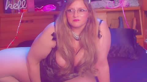 Snapshot of trixstarchik999 chatting on 03-01-25, 06:00 trixstarchik online show from 03-01-25, 06:00