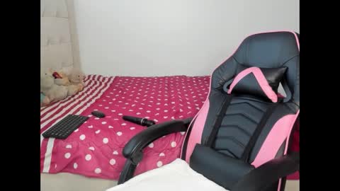 Taria online show from 01-20-25, 03:48