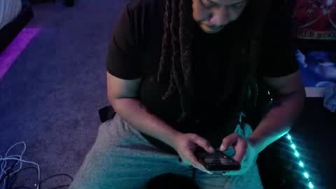 Snapshot of trmdstrong chatting on 11-30-25, 09:57 Trmdstrong online show from 11-30-25, 09:57