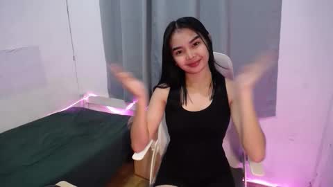 Snapshot of tropicalmuse chatting on 12-16-25, 06:29 Ash online show from 12-16-25, 06:29