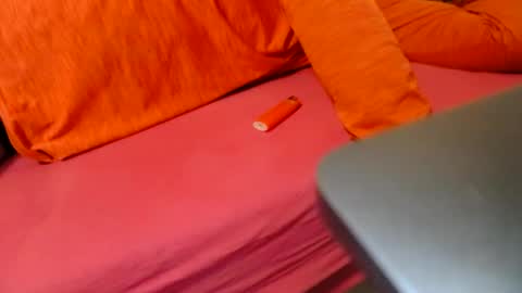 Snapshot of tropichot418 chatting on 01-19-25, 07:25 Tropichot online show from 01-19-25, 07:25